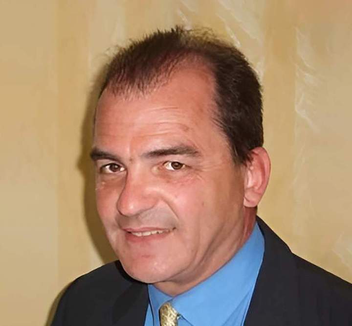 Romancier créateur de récits narratifs